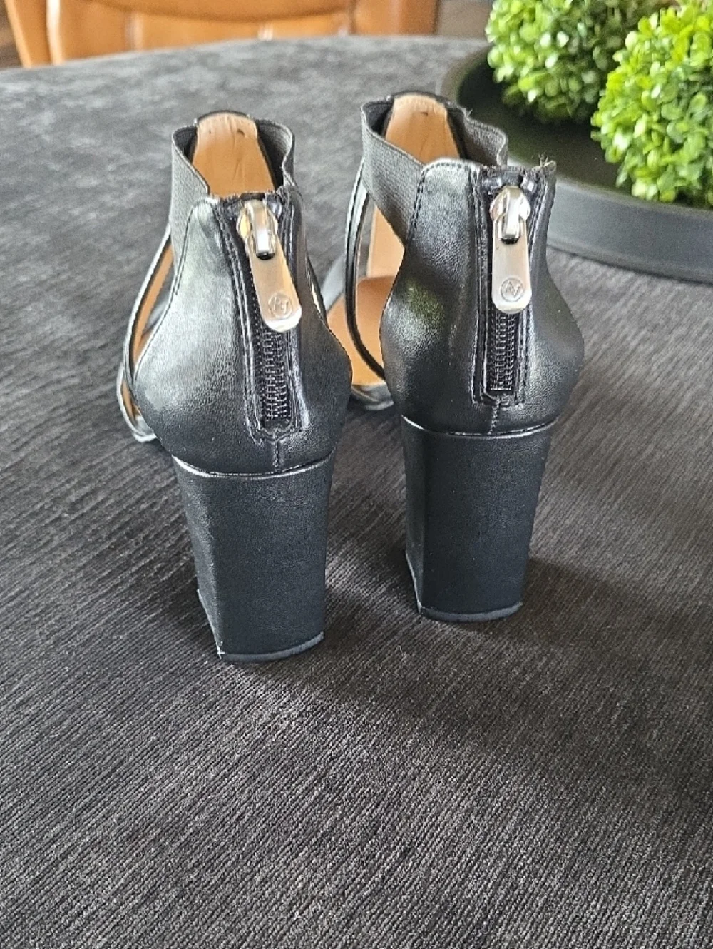 Adrienne Vittadini Black Strappy Pointed Block Heel Pumps - Picture 5 of 7